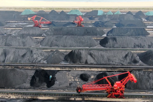 Piles coal