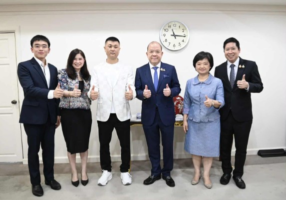 ไลฟ์สดขายผลไม้ไทย