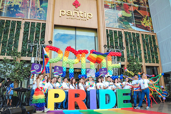 6099 AWC Lets Pride02
