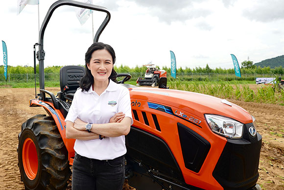 8750 Kubota วราภรณ์ โอสถาพันธุ์