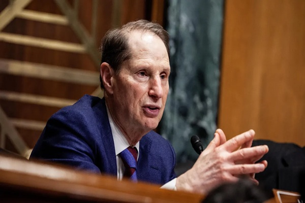 Ron Wyden