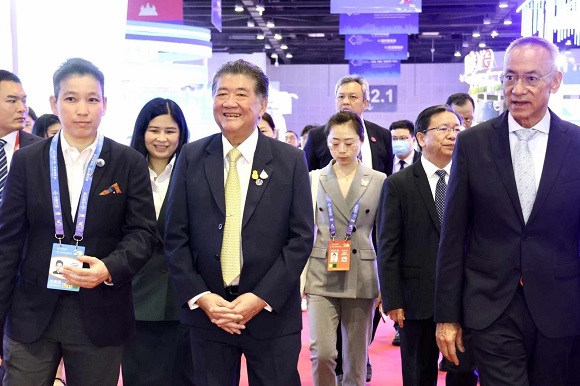 ภูมิธรรม ร่วมเปิดงาน CAEXPO 2023 นำสินค้าไทยขาย โชว์มนต์เสน่ห์จันทบุรี