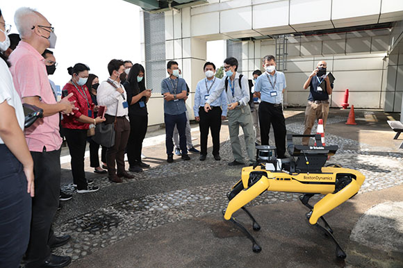 7329 เทคโนโลยีหุ่นยนต์กู้ภัยช่วยชีวิตมนุษย์