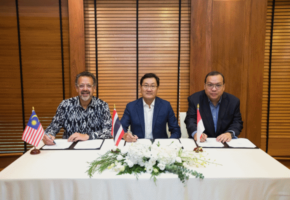 ตลาดหลักทรัพย์ฯ ลงนามบันทึกข้อตกลงความร่วมมือกับตลาดหลักทรัพย์มาเลเซีย และอินโดนีเซีย ศึกษาการเชื่อมโยงระบบนิเวศด้านความยั่งยืนในอาเซียน